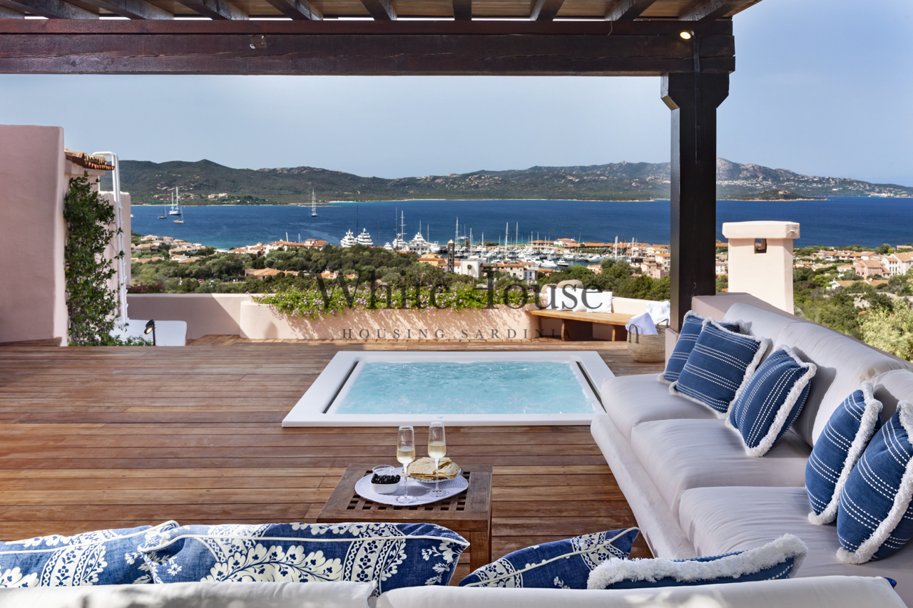 outdoor terrace and sea view jacuzzi